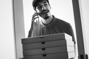 What Pizza Places Deliver and Accept Cash? Easy Options Near You 2 Online Ordering with Flexible Payment