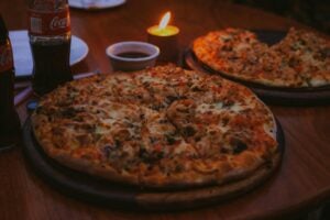 Ordering Food for Large Groups: Easy Meals That Feed Everyone 2 Make Group Meals Simple and Stress-Free